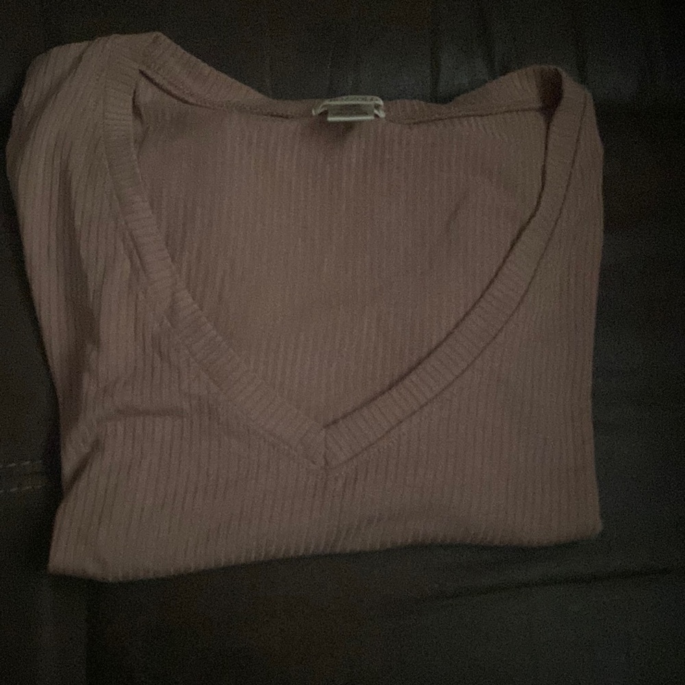 A large Bozzolo v-neck crop
